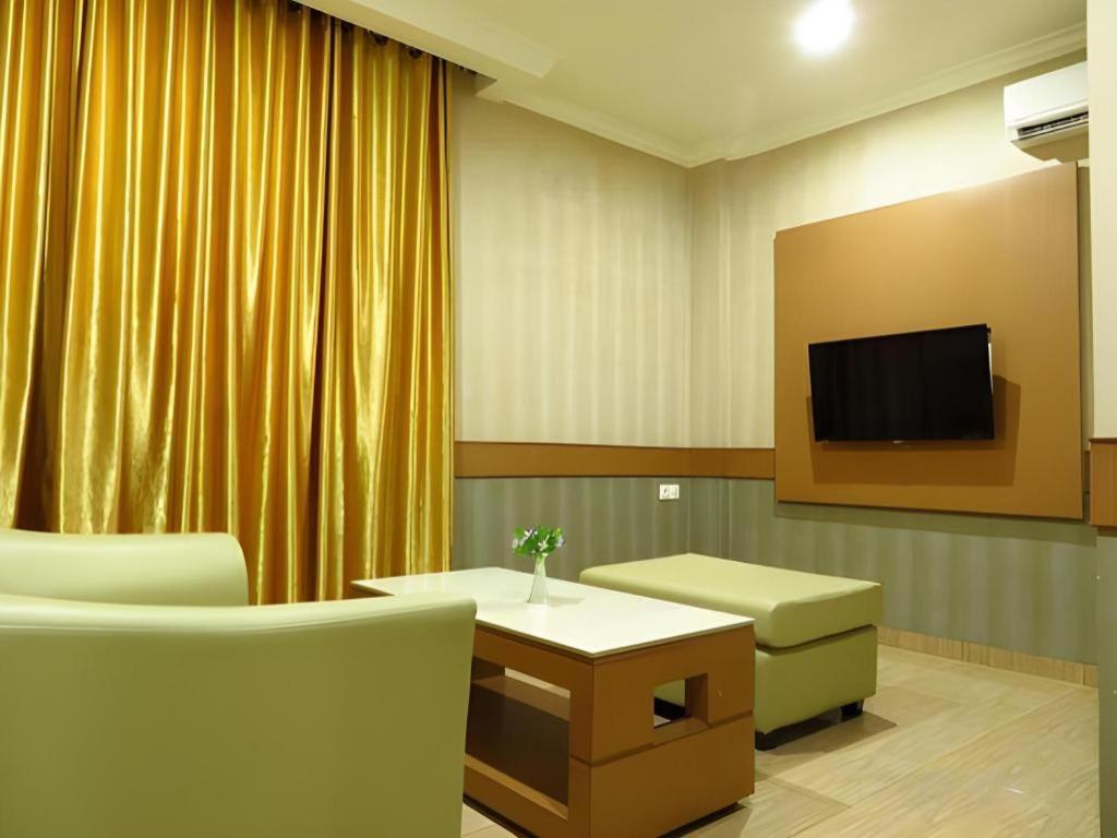 Hotel Menara Lexus Medan Exterior foto